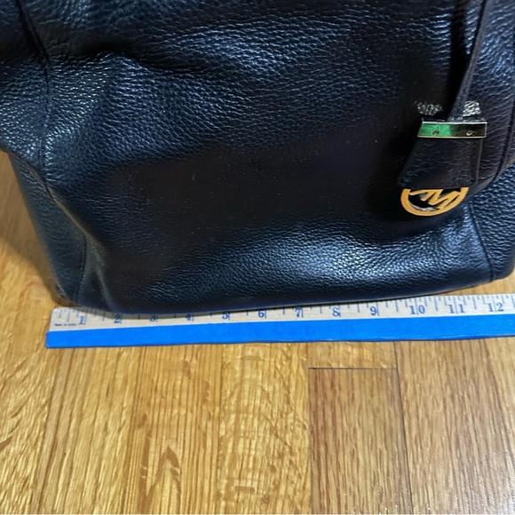 Michael Kors Soft  Black Leather Gold Metal Hardware Satchel Tote Handbag Purse - Picture 13 of 15